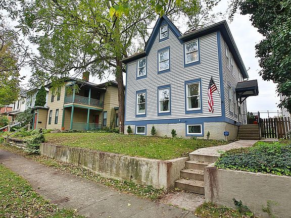 2nd image of 1116 Highland St