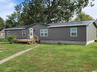 311 E Main St, Odin, IL 62870