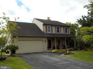 4006 Green Park Dr, Mount Joy, PA 17552