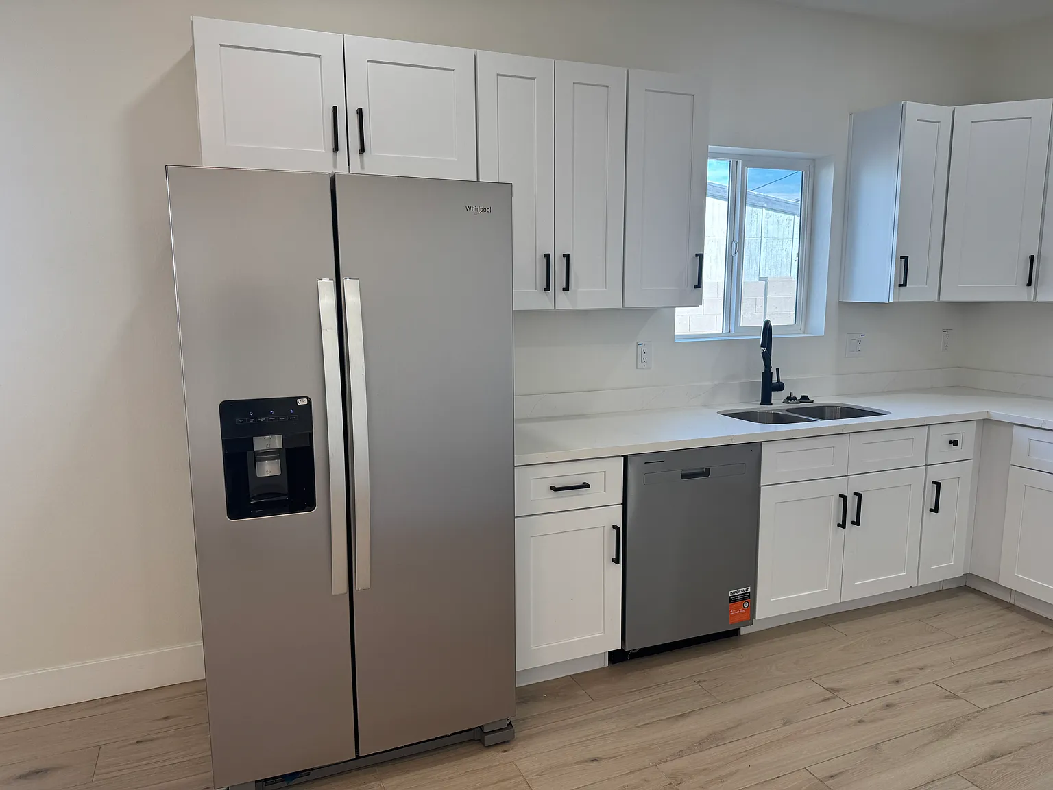 3 bed, 1100 sqft, $2,250 — Photo 4