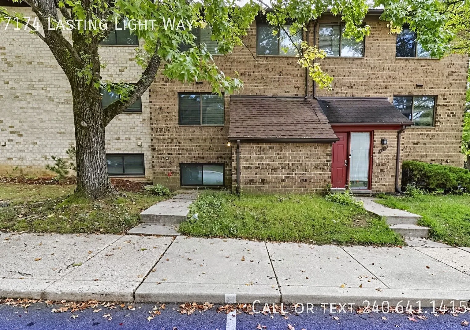 Charming 3 BR/2.5 BA Townhome in Columbia! — Photo 1