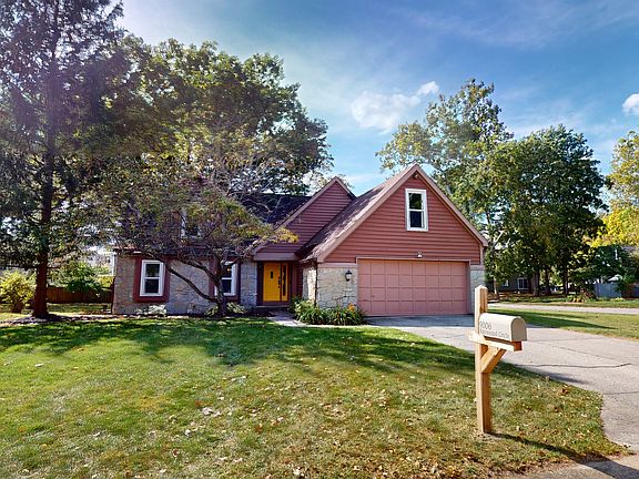 3rd image of 9006 Baywood Cir