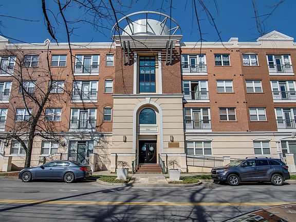 4th image of 3000 Vanderbilt Pl APT 426