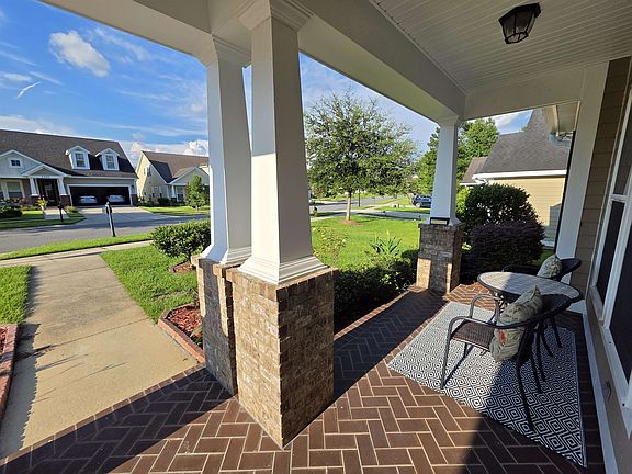 3rd image of 2521 Lantana Ln