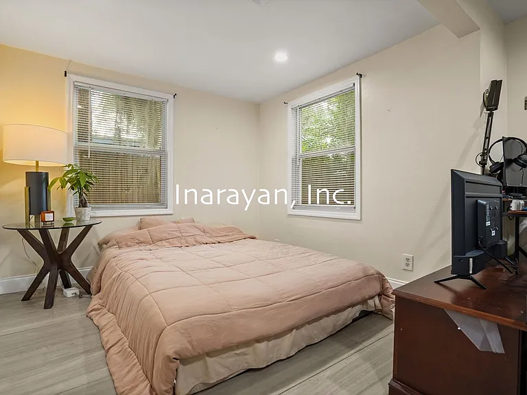 245 Orange Pl — Photo 6