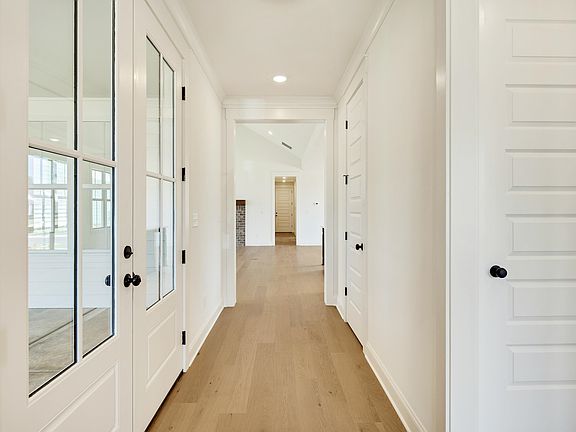 5th image of 225 Freedom Ln