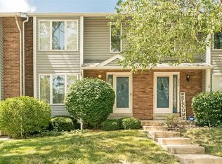 204 King Dr UNIT D, Saint Charles, MO 63303