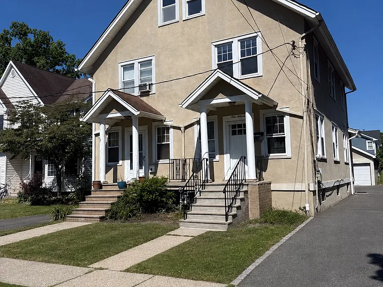116 Greene Pl — Photo 1