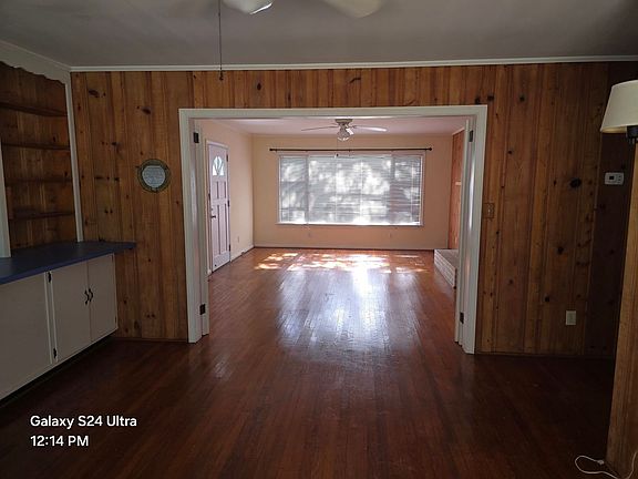 4th image of 2404 Evans St