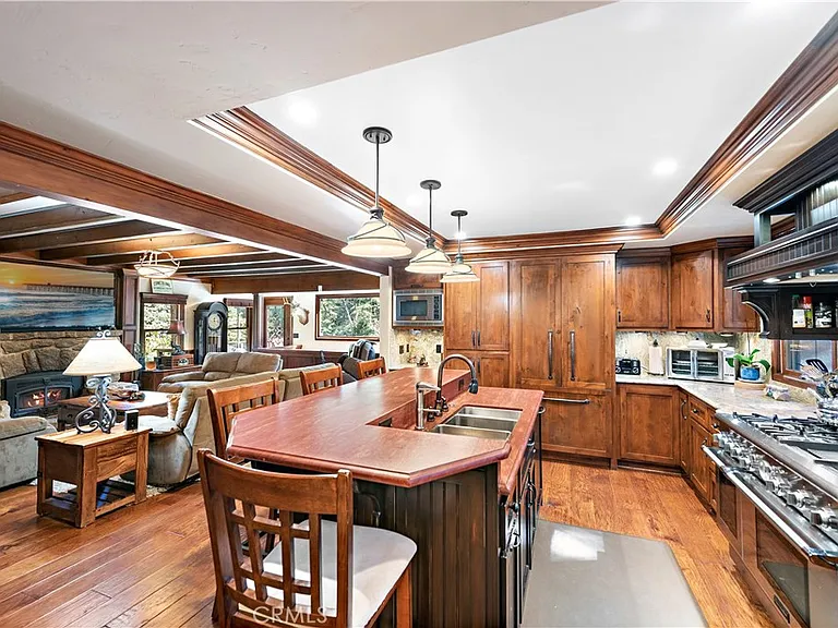 400 Cottage Grove Rd — Photo 23
