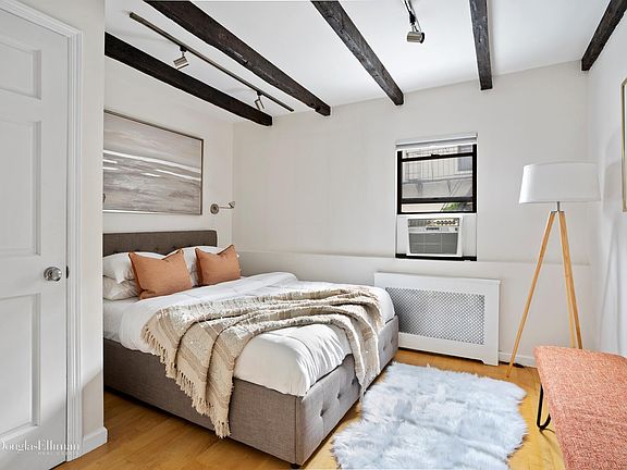 3rd image of 309 W 20th St #4R
