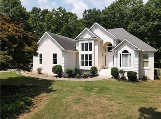 112 Glenoaks Ct, McDonough, GA