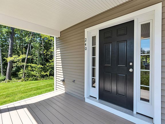 3rd image of 240 Knollwood Way