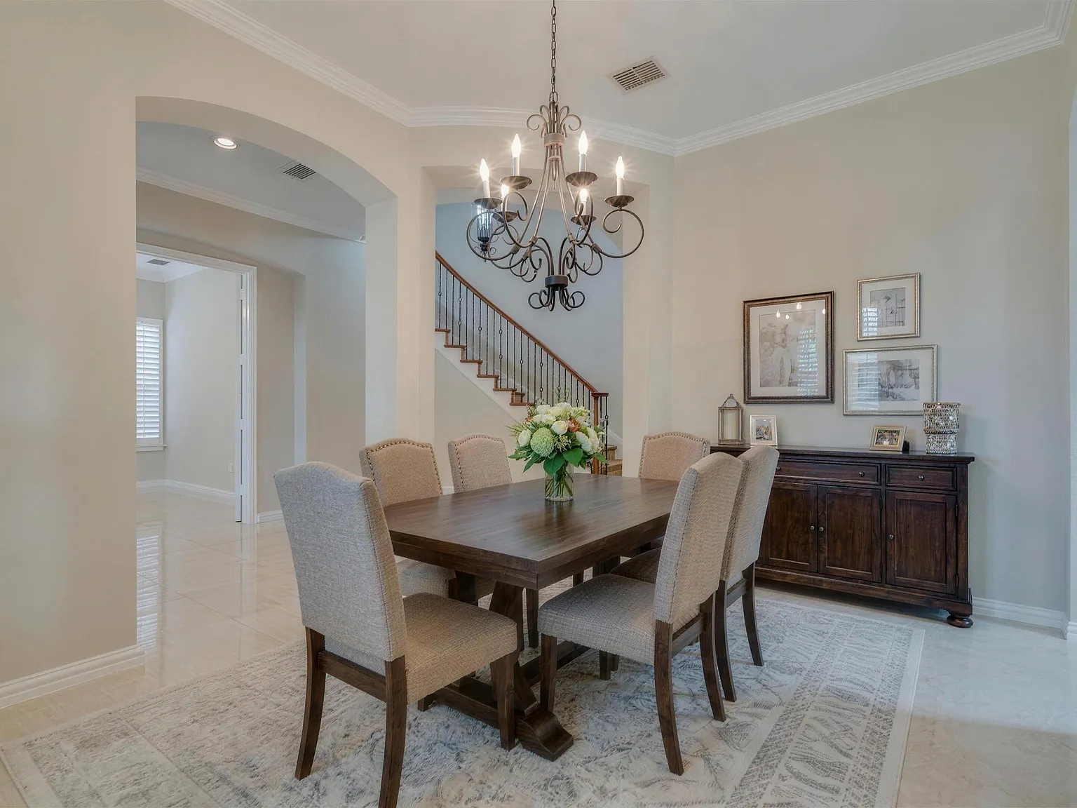 4 bed, 4126 sqft, $3,888 — Photo 4