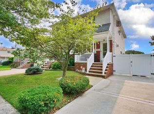 184 Bay Ter, Staten Island, NY 10306