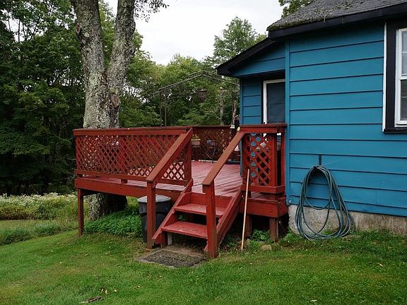 3rd image of 694 Southwoods Dr