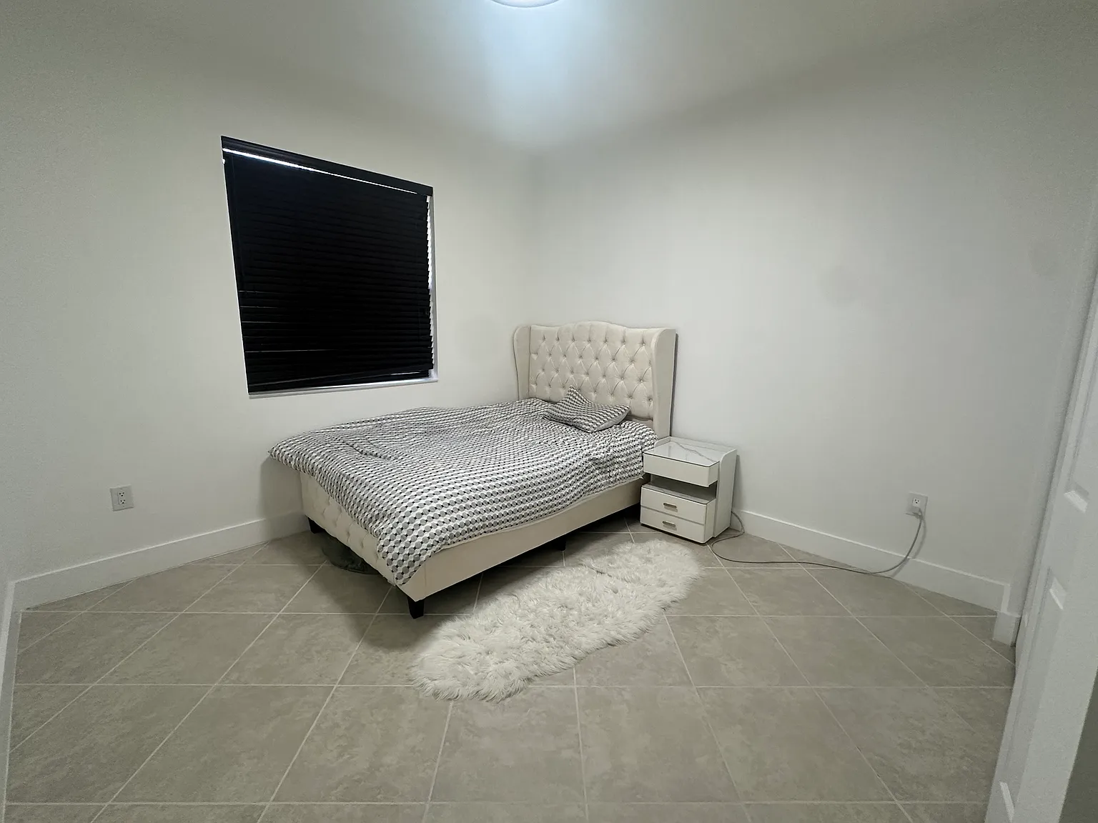 1 bed, 12 sqft, $900 — Photo 3