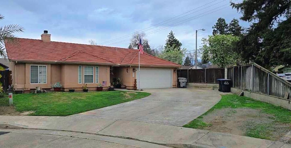 2nd image of 1640 E Vine Court