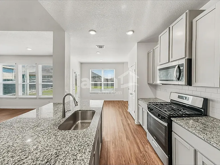 384 Aspen Waters — Photo 2