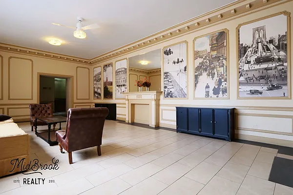 Sold by Midbrook Realty, LLC | media 11