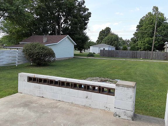 3rd image of 1450 Gardendale Ave