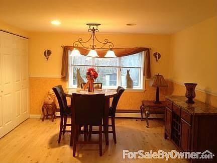 4th image of 82 Glen Forest St