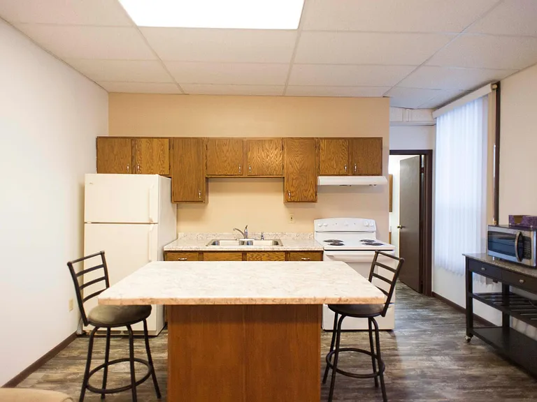 411 Broadway N #203 — Photo 3
