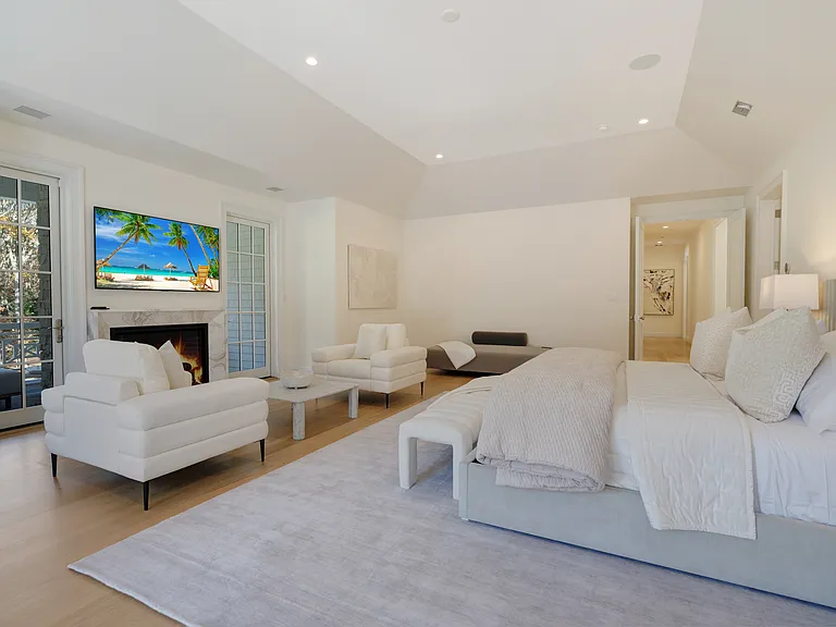 73 Wainscott Stone Rd — Photo 27