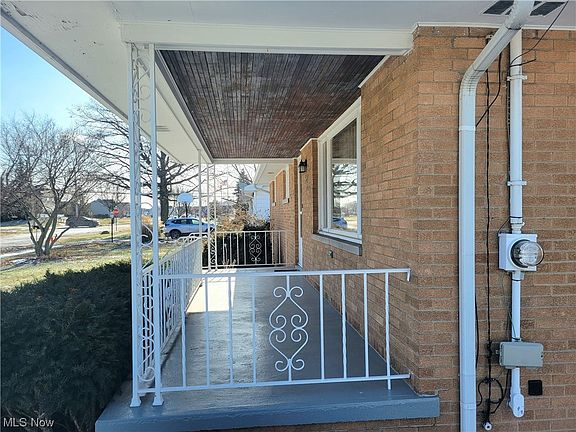 3rd image of 3002 Sherwood Dr