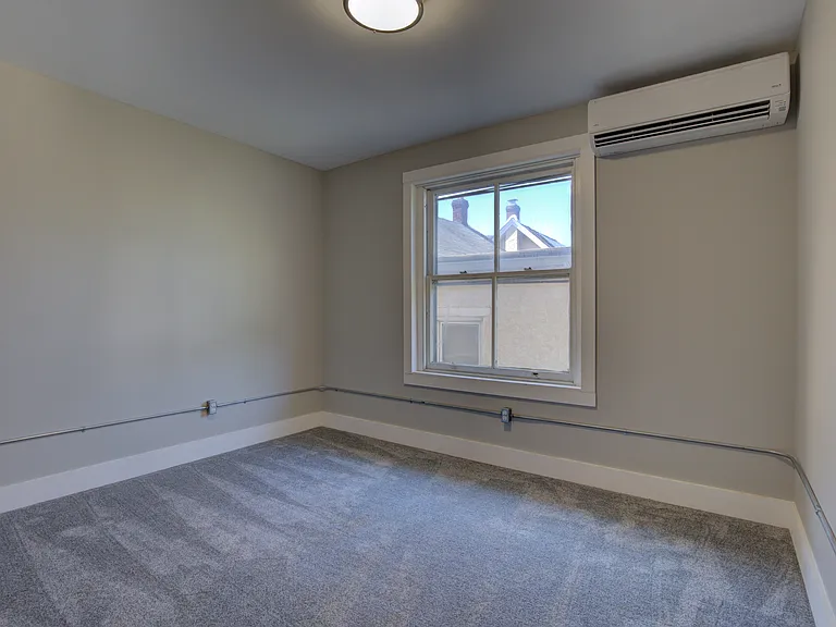463 Main St #4 — Photo 5