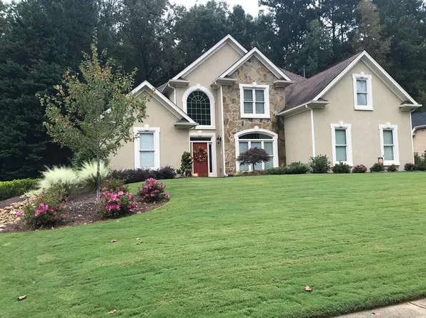 3030 Salisbury Dr, Alpharetta, GA 30004