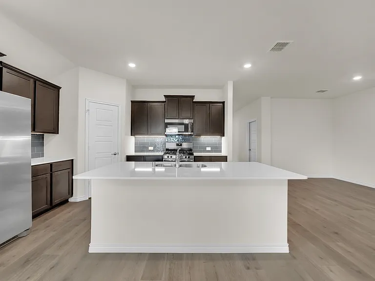 2044 Hearn Dr — Photo 13