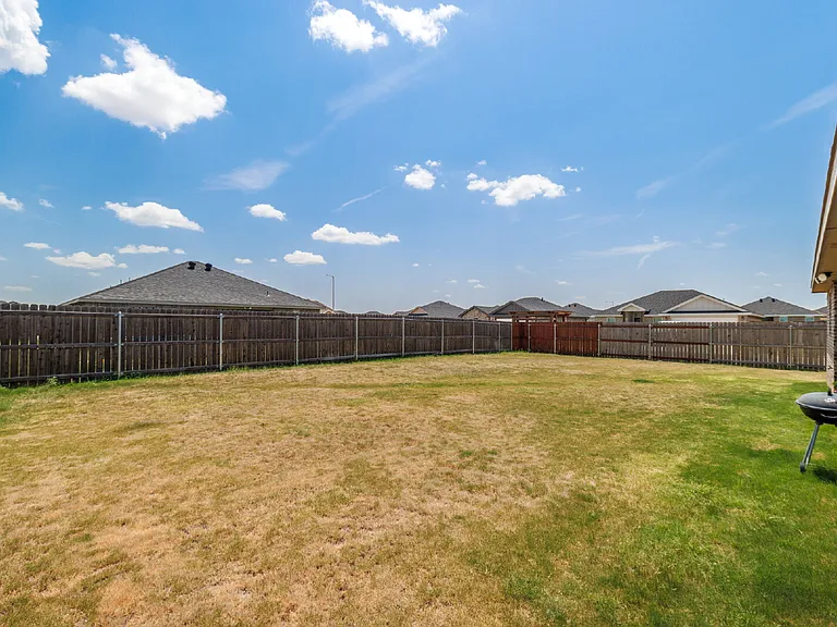 1839 Sweetwater Ln — Photo 22