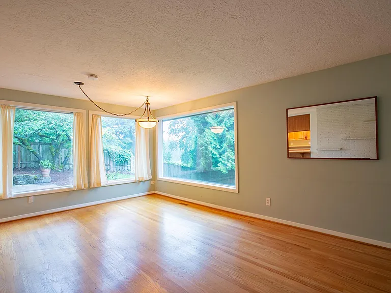12105 SE River Rd — Photo 6