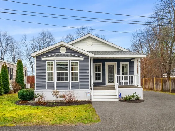 124 W Main St #B, Merrimac, MA 01860