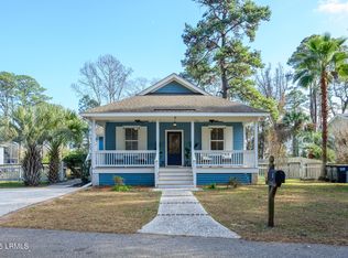 8 River Dr, Beaufort, SC 29907