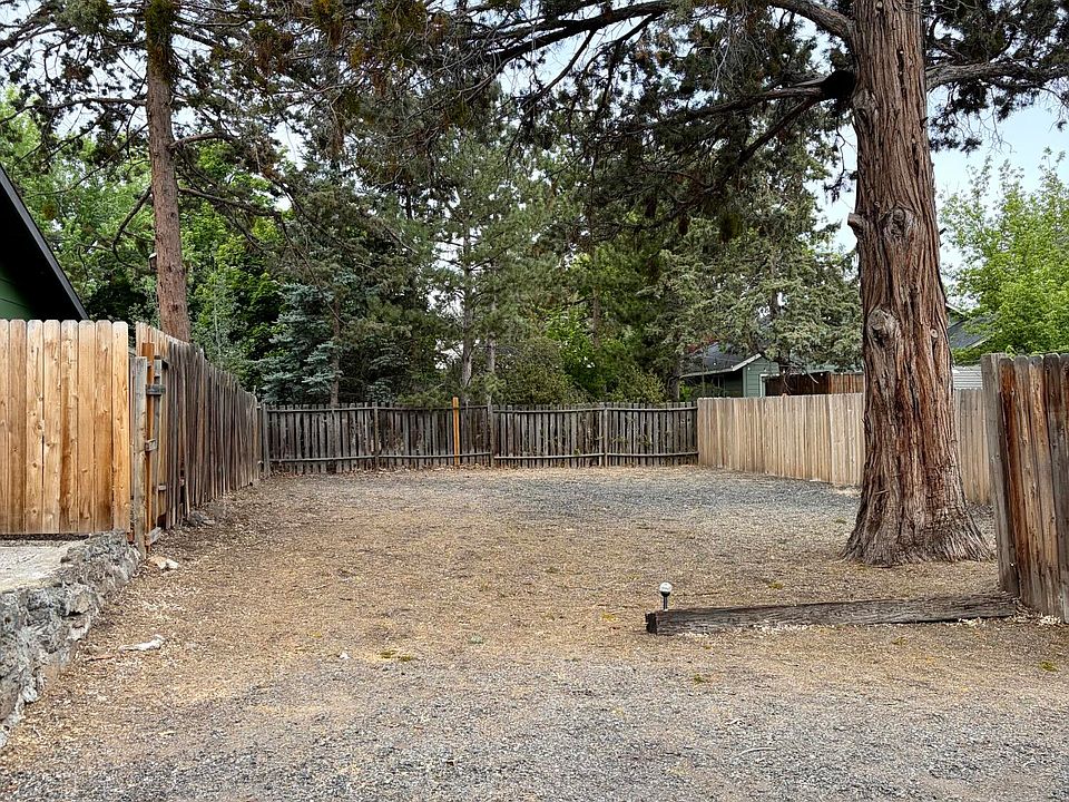 1st image of 485 SE Douglas St