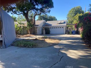 23011 Burbank Blvd, Woodland Hills, CA 91367
