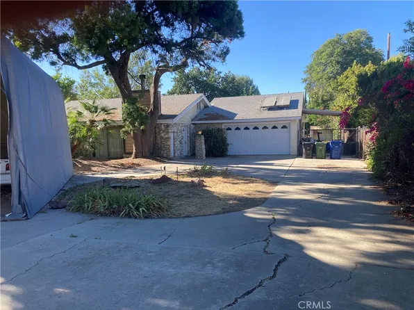 23011 Burbank Blvd, Woodland Hills, CA 91367