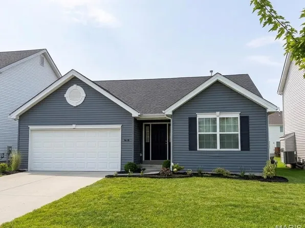 724 Palisades Dr, Saint Charles, MO 63301
