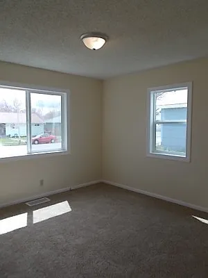 1729 Clark Ave — Photo 3