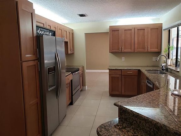 5th image of 6241 Sedgewyck Cir W