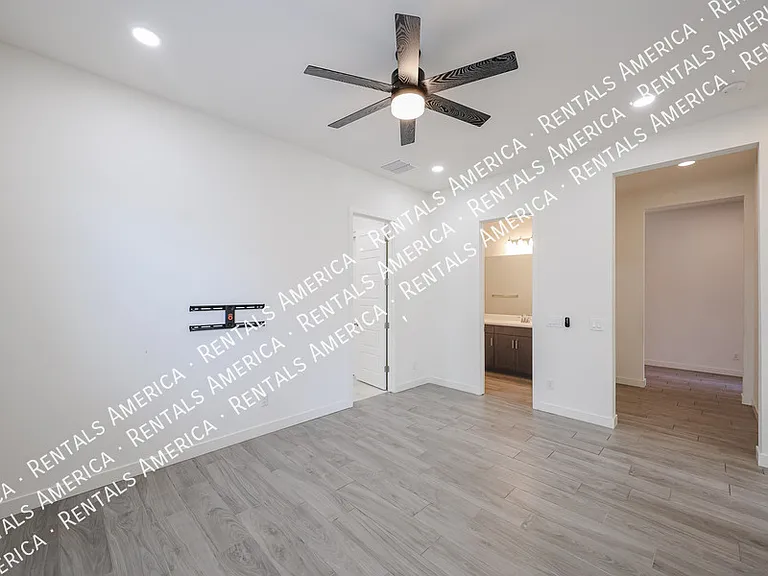 1530 E San Carlos Way — Photo 40