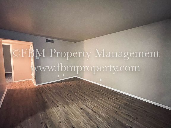 3rd image of 518 N Rogers St #207