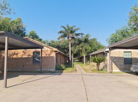 1917 New Combes Hwy, Harlingen, TX