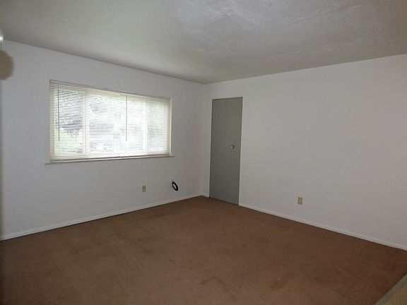 3rd image of 2306 Meyer Ave