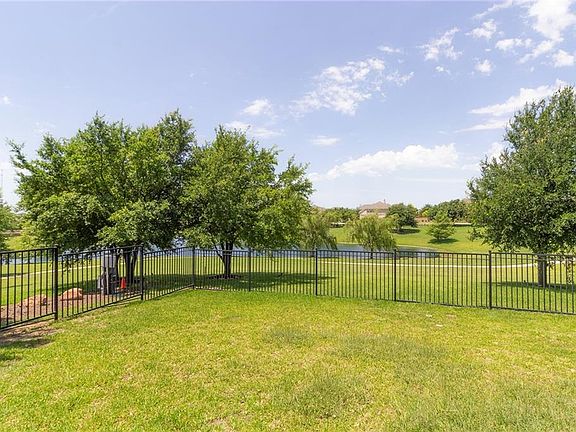 3rd image of 4498 Western Lake Dr