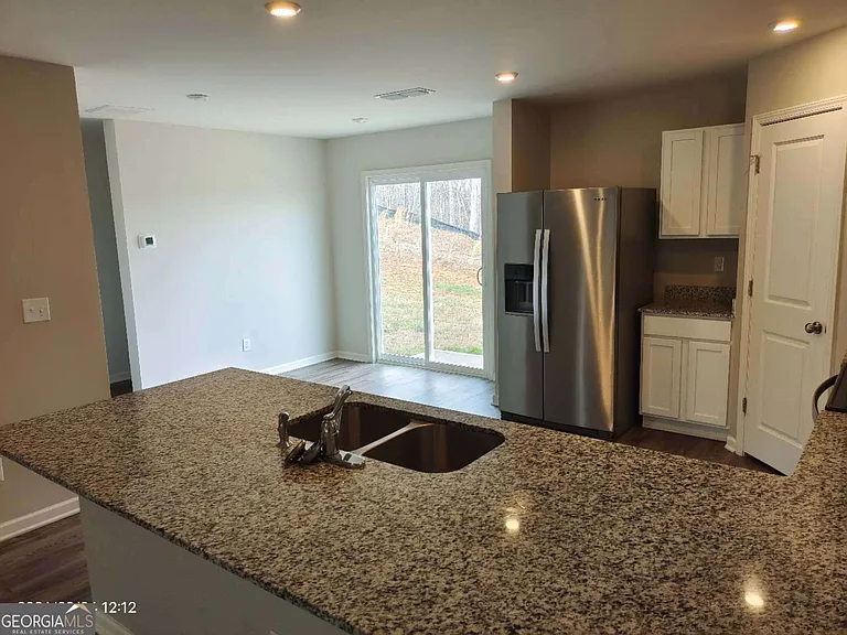 522 Pemberton St — Photo 4