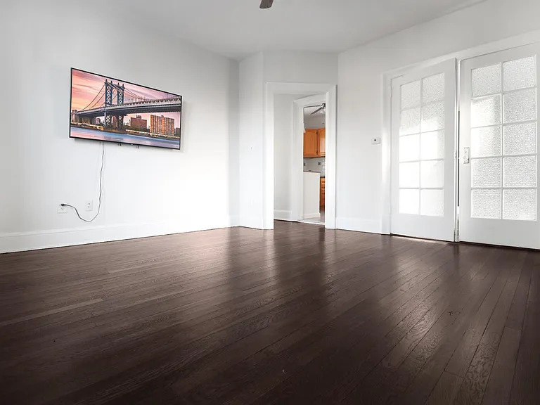 426 Columbia Ave #2 — Photo 1