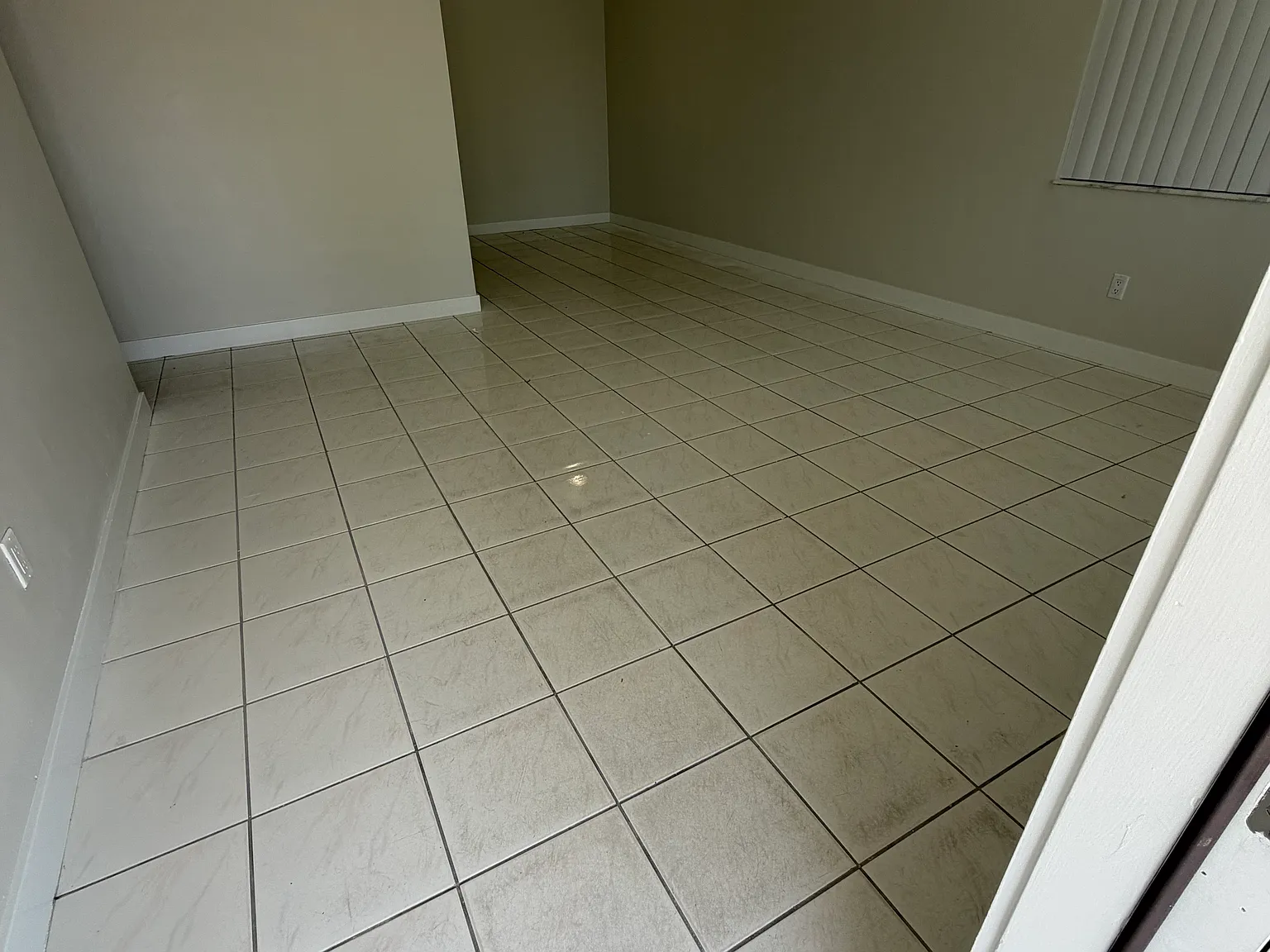 3 bed, 1774 sqft, $2,700 — Photo 2
